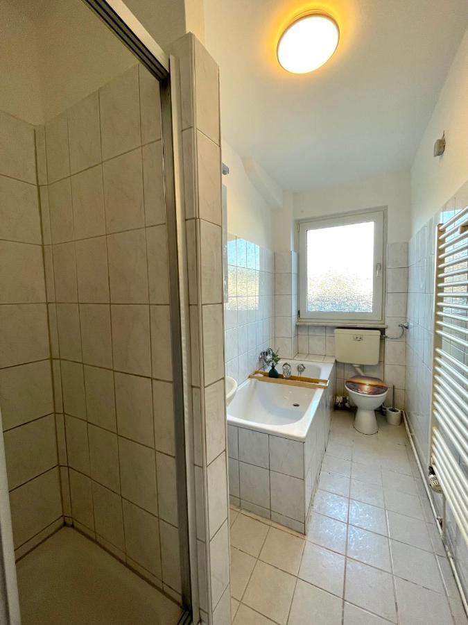 Downtown Apartment By Ninja Spaces - Kingsize-Bett, Kueche, Netflix, Terrasse 부퍼탈 외부 사진